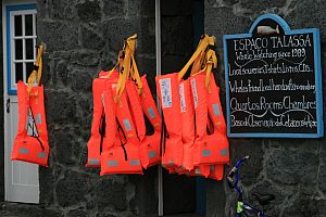 Espaço Talassa: Schwimmwesten Espaço Talassa: Schwimmwesten